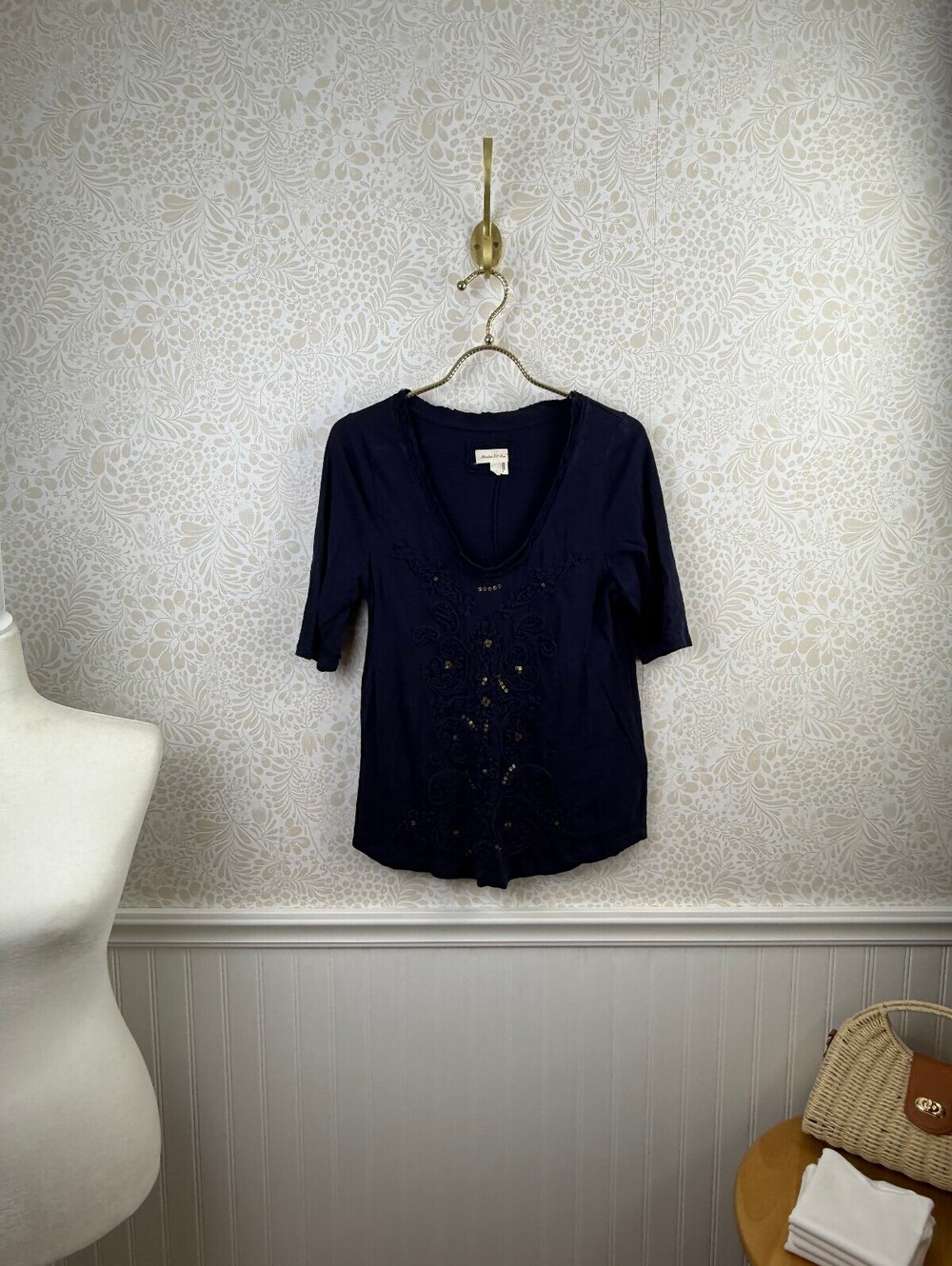 Meadow Rue by Anthropologie Navy & Gold Embroidered Cotton Top - Size - Medium